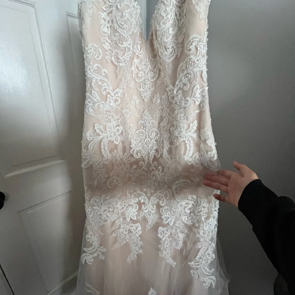 Elegant Wedding Lace Women Dress - Picture 3 of 6